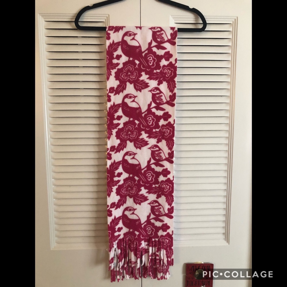 OLD NAVY NWT bird scarf